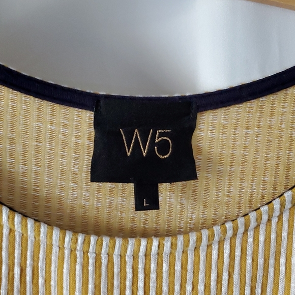 Striped Blouse with Balloon Sleeves EUC - Picture 4 of 5